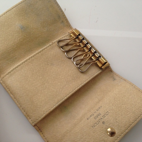 Louis Vuitton, Damier Azuzr 6-Hooks Key Case - Picture 6 of 7